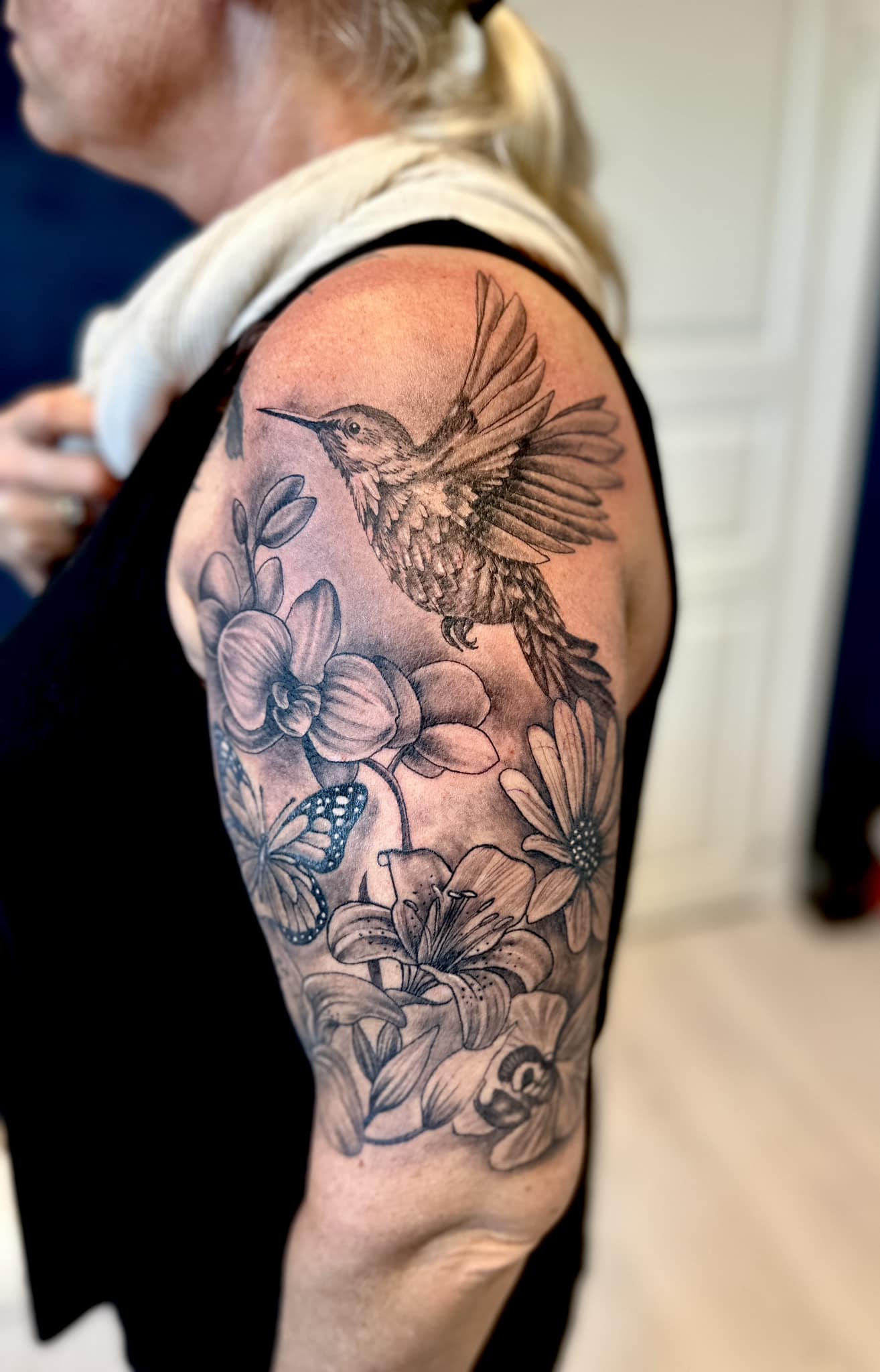 Blackwork tatovering med dybde skabt i Horsens